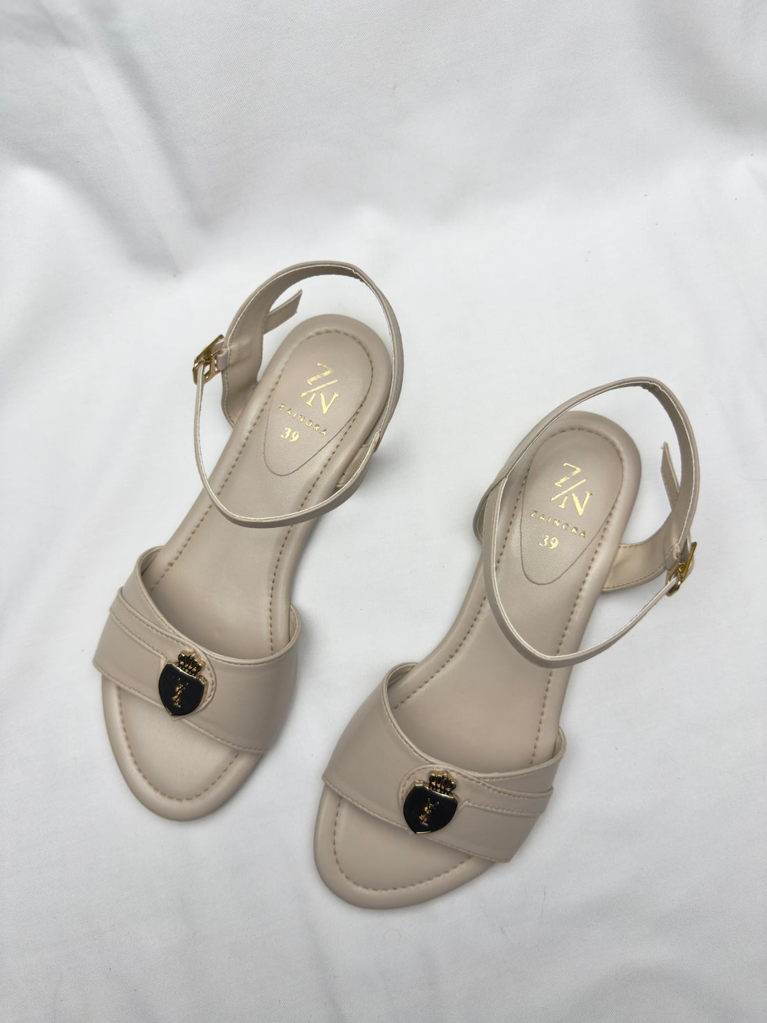 Women's Crest Buckle Flat Sandals