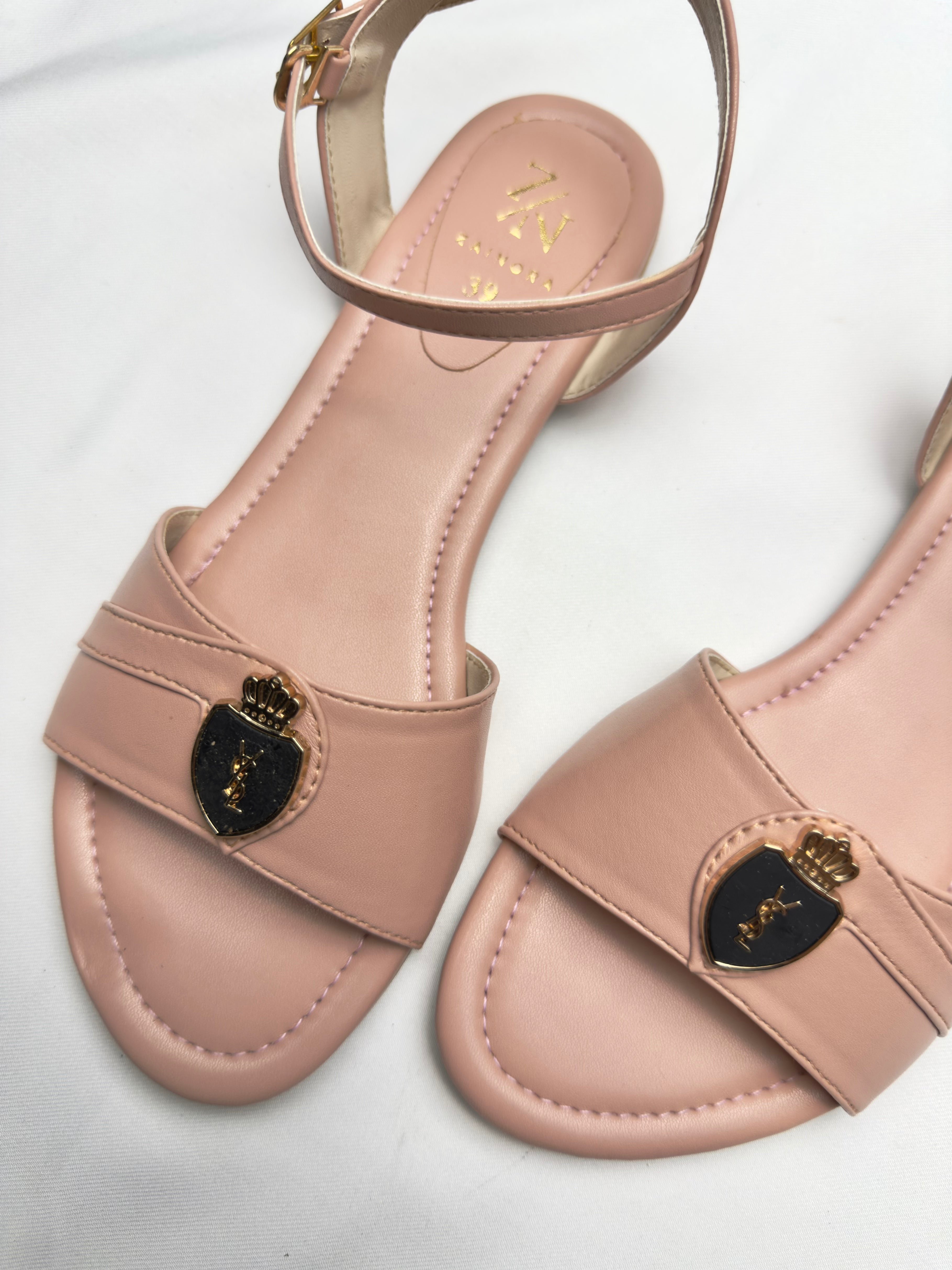 Women's Crest Buckle Flat Sandals